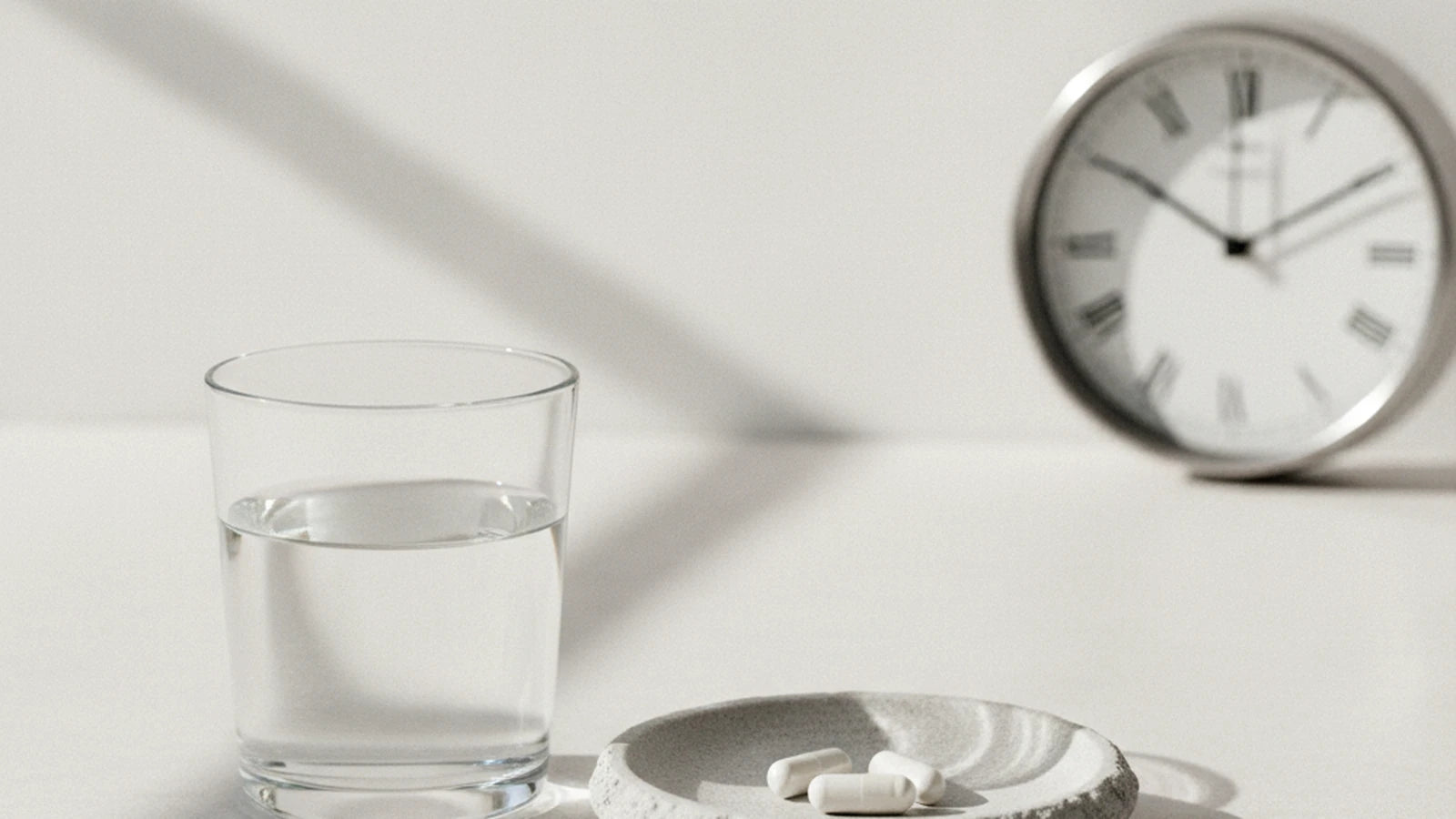 Hvornaar man tager magnesium, glas vand og kapsler, Nuro Viden