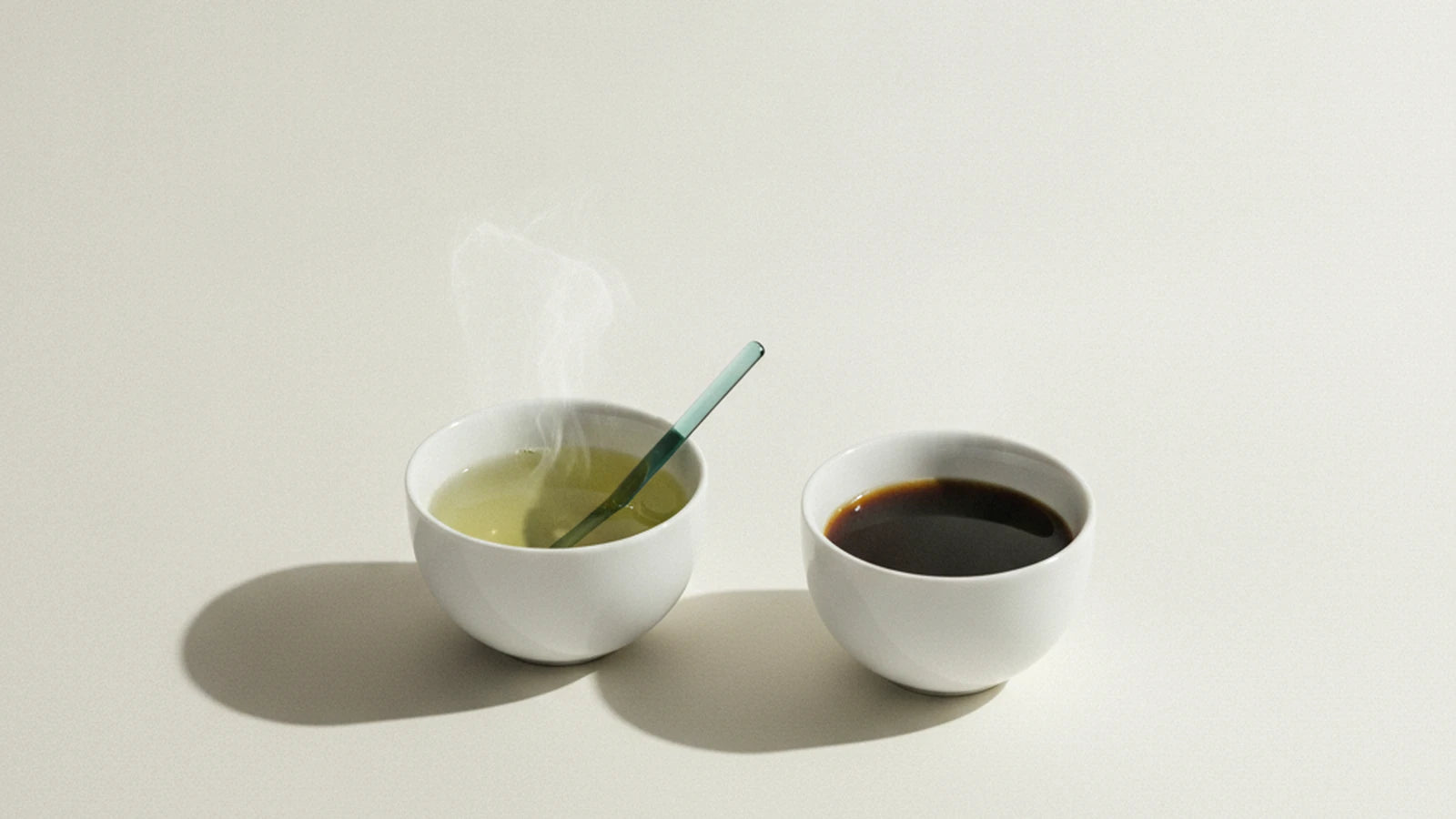 Kop groen te og kop kaffe, Nuro Viden