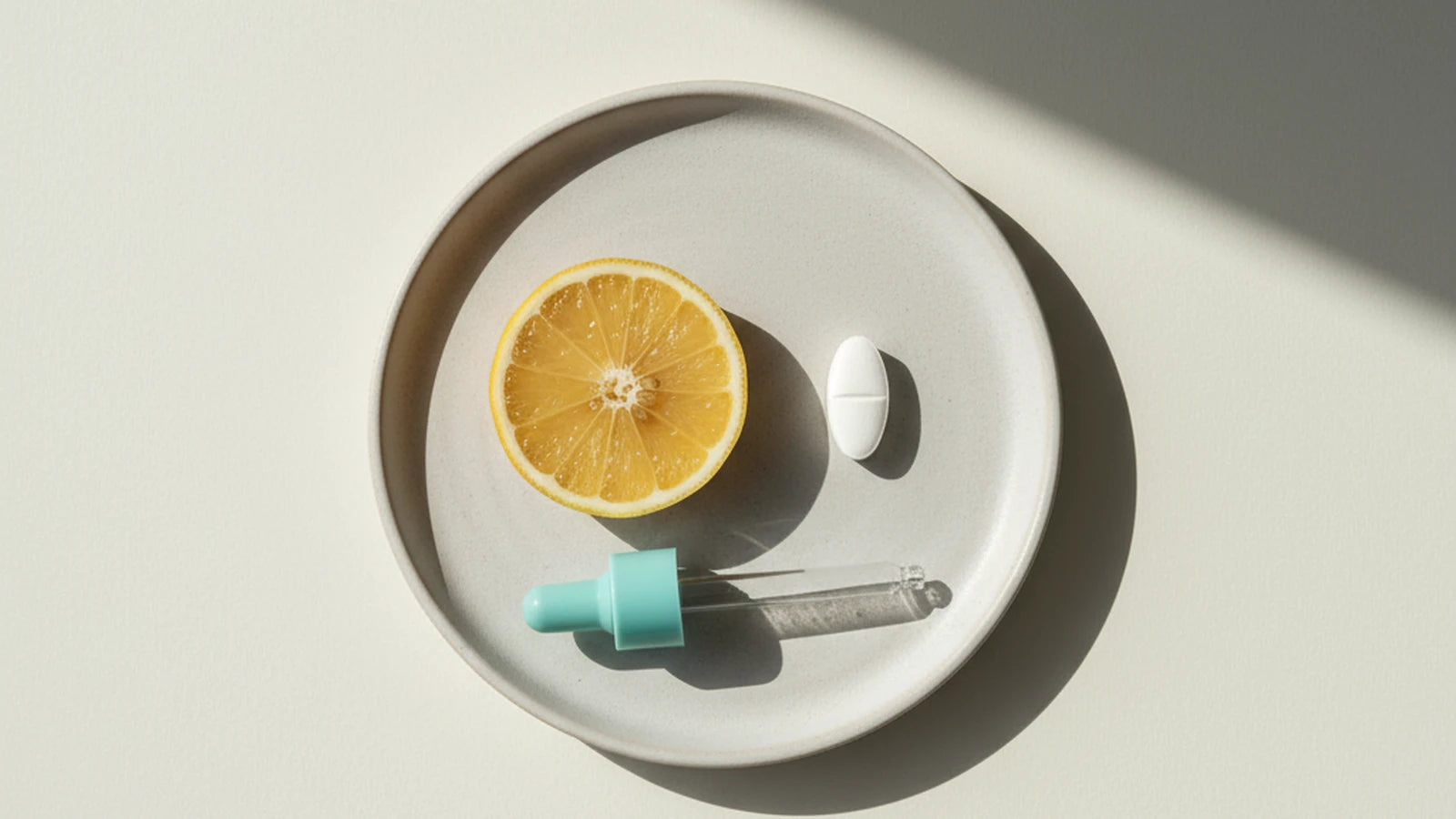 Naturligt vs. syntetisk vitamin — Nuro Viden